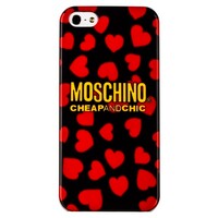 Пластиковый чехол накладка Moschino Red Hearts для Apple iPhone 5/5s/SE