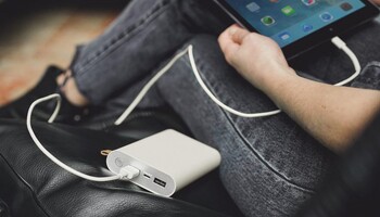 Как заряжать Power Bank?